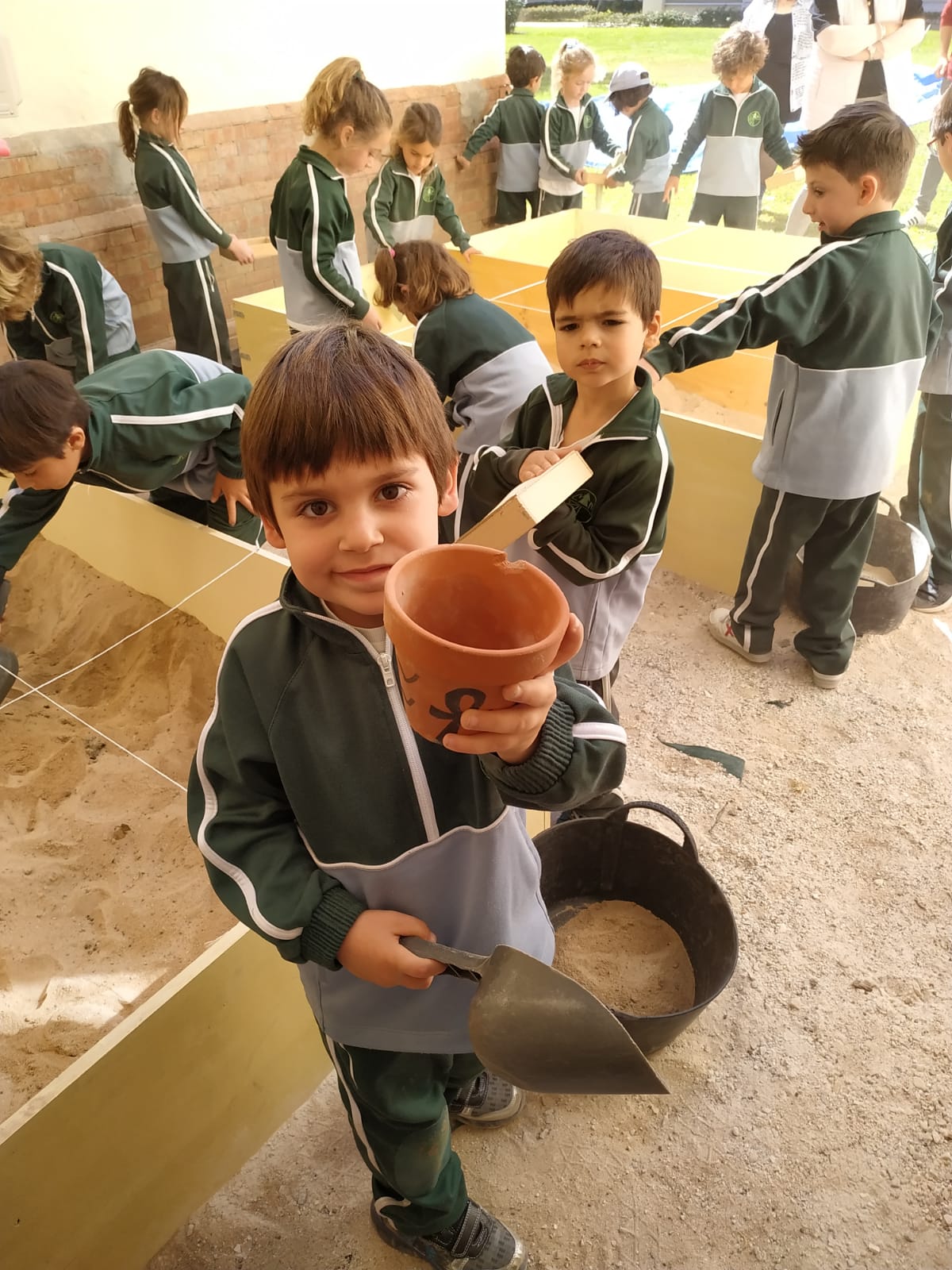 Taller para niños de momificación, excavación y egiptología en Málaga -  Actividades para niños en Málaga