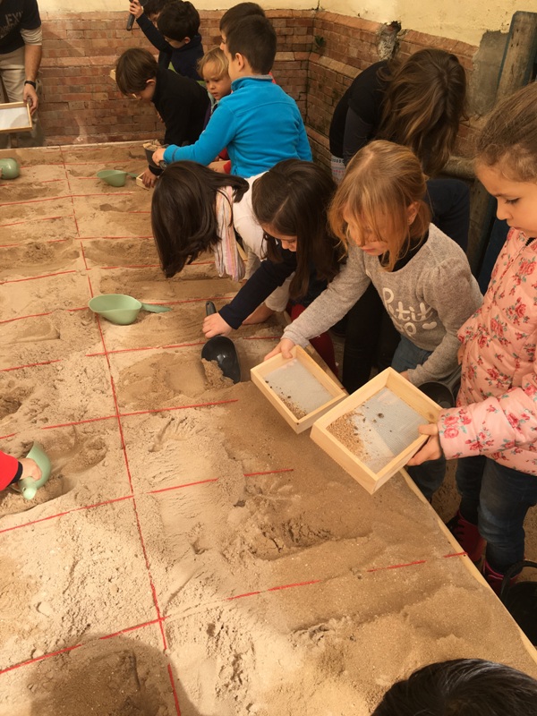 Taller para niños de momificación, excavación y egiptología en Málaga -  Actividades para niños en Málaga