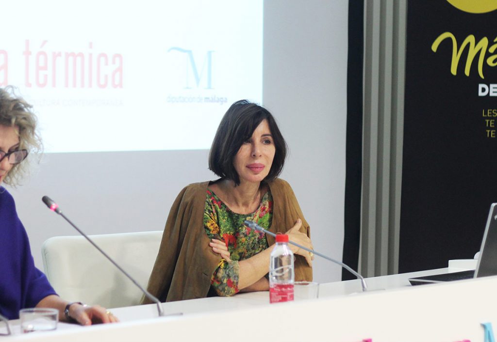 La diseñadora Sybilla reivindica su relación con Málaga en el ciclo La Moda del Arte