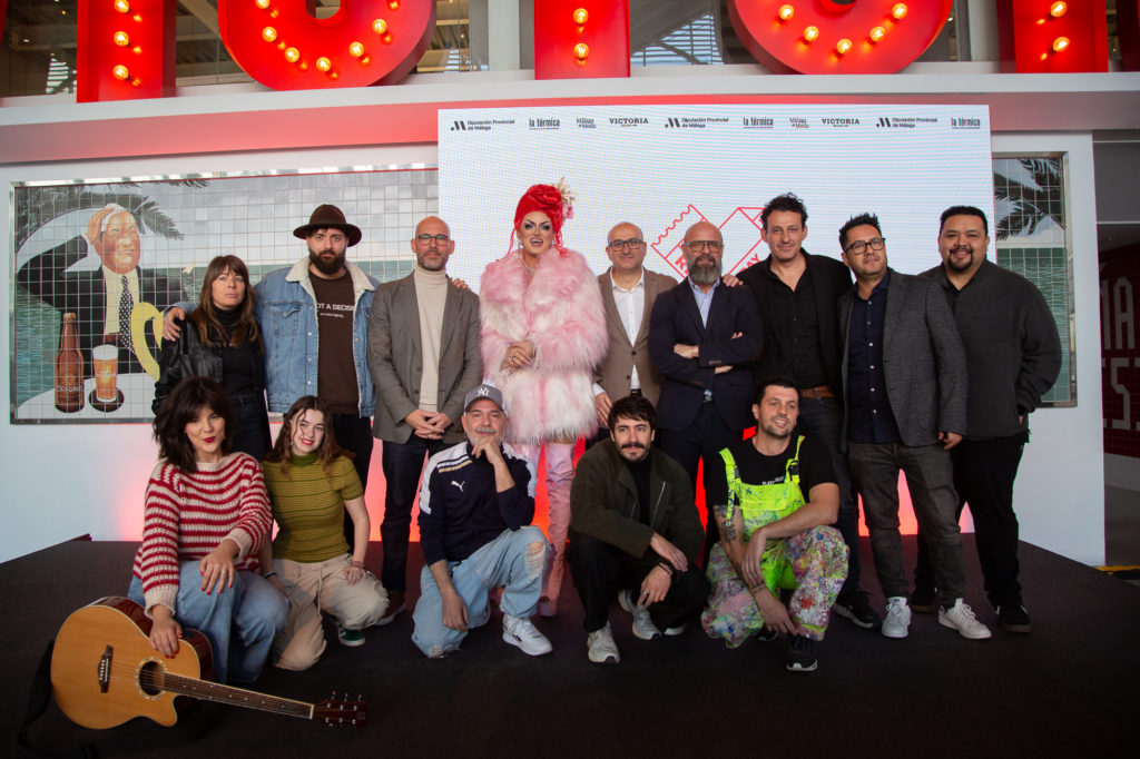 La música de LaBlackie y Toccororo, la danza de Irene Naranjo, el show poético de Pink Chadora y el arte de Play In Colors llenan de vida el primer RED Friday de 2025